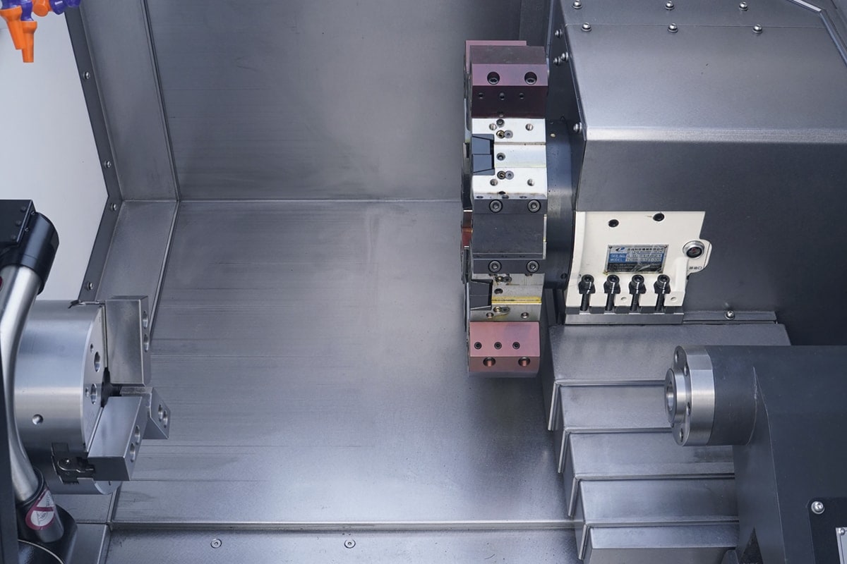 Slant Bed vs Flat Bed CNC Lathe: Engineering Selection Guide for Batch Turning & Rigidity
